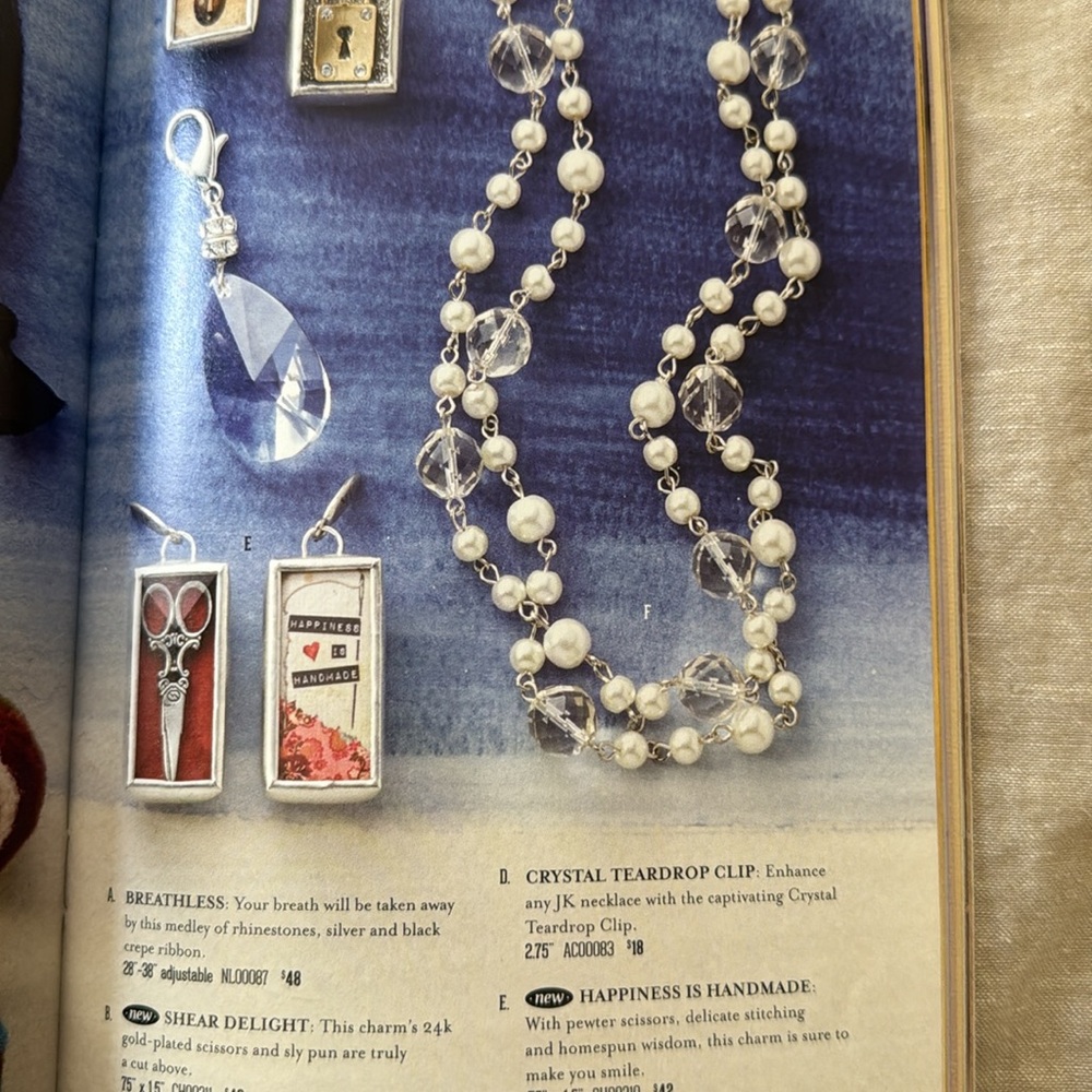 Jewel Kade Clear Teardrop Clip - Picture 2 of 4
